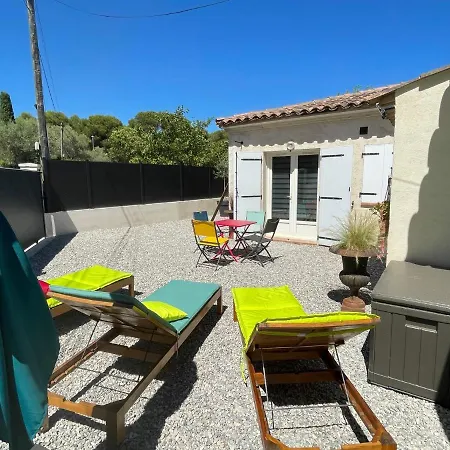Holiday home Petite Familiale Dans Quartier Residentiel - Les Muriers *