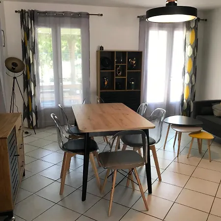 Petite Familiale Dans Quartier Residentiel - Les Muriers Nyaraló Antibes